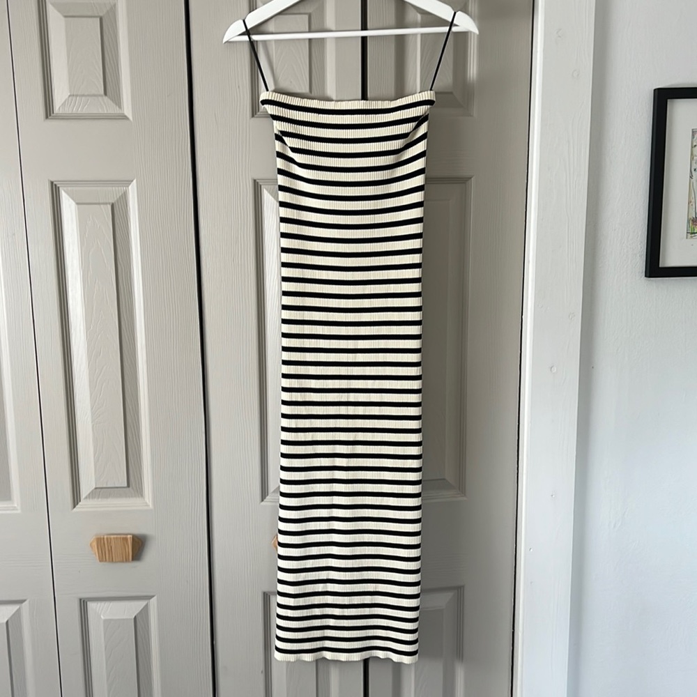 NWOT. Black and cream stripe tube dress. Zara size L.